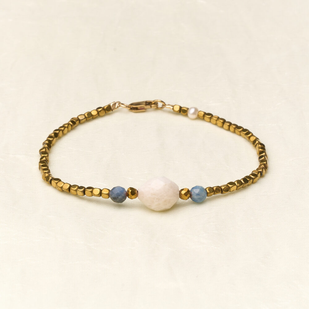 Antique Chic Bracelet - White & Blue